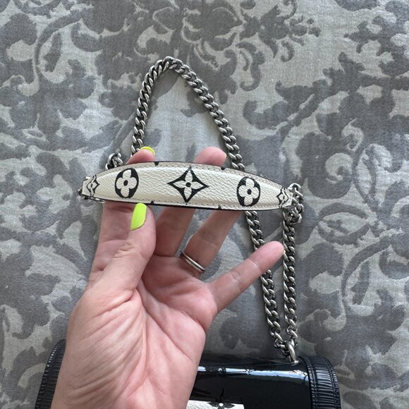 LOUIS VUITTON Vernis Epi Monogram Wynwood Black White and Vernis Card Case - Picture 4 of 15